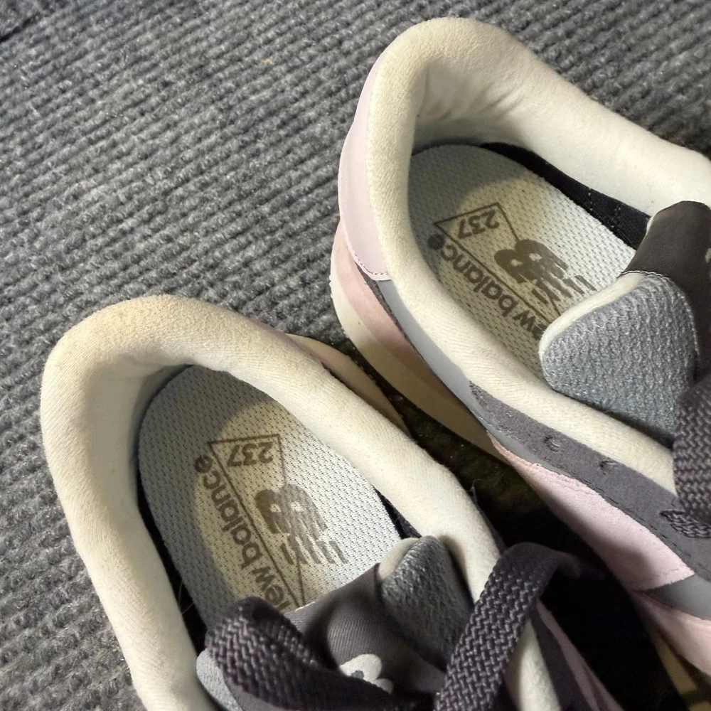 New Balance 237 Lifestyle Sneakers Womens 8.5 Grey Pink Excellent Low Top Casual